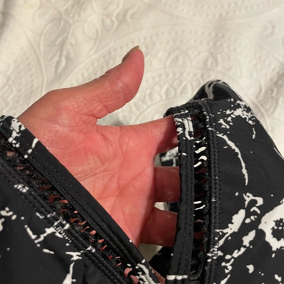 1-piece Small Swimsuit - Picture 3 of 6